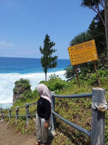 Pantai Sine Tulungagung Jadi Destinasi Favorit Wisatawan Lokal