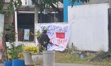 Spanduk Rusak, Polemik Makam Dadakan di Sidoarjo Memanas