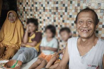 Kemiskinan Merampas Sekolah Tiga Bocah Sidoarjo