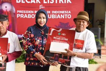 Mimik Minta Bantuan Becak Listrik Presiden Tak Dijual