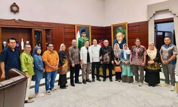 Mahasiswa di Surabaya Terancam Beban Biaya Pendidikan