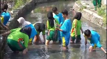 Puluhan SMK Swasta Sidoarjo Peduli Lingkungan
