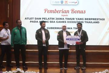 Gubernur Khofifah Kucurkan Bonus Atlet Sea Games 2025
