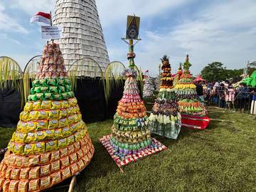 Sidoarjo Rayakan Sedekah Bumi dengan Tumpeng Tempe Raksasa