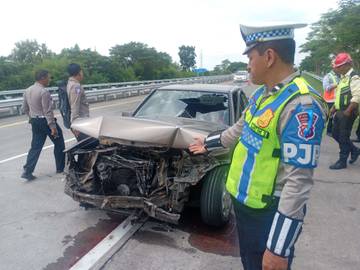 ​Kecelakaan di Tol-Jomo, Pengemudi Mercedes Benz Luka Berat