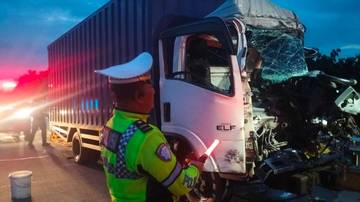 ​Truk Paket Alami Kecelakaan di Tol-Jomo, Satu Orang Meninggal