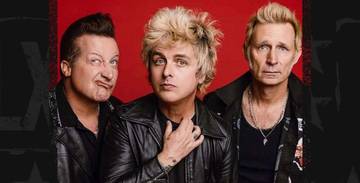 Penampilan Menggemparkan Green Day Di Super Bowl