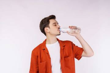 Manfaat Minum Air Putih Bagi Dewasa Usia 30-an