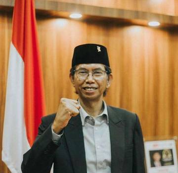Adi Sutarwijono Meninggal Dunia, DPRD Surabaya Berduka