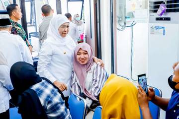 Khofifah Jamin Layanan Kesehatan Peserta PBI-JK Masa Transisi