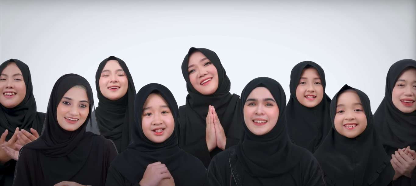 Lirik Medley Sholawat Sabyan Teks Arab Ejaan dan Arti Indonesia