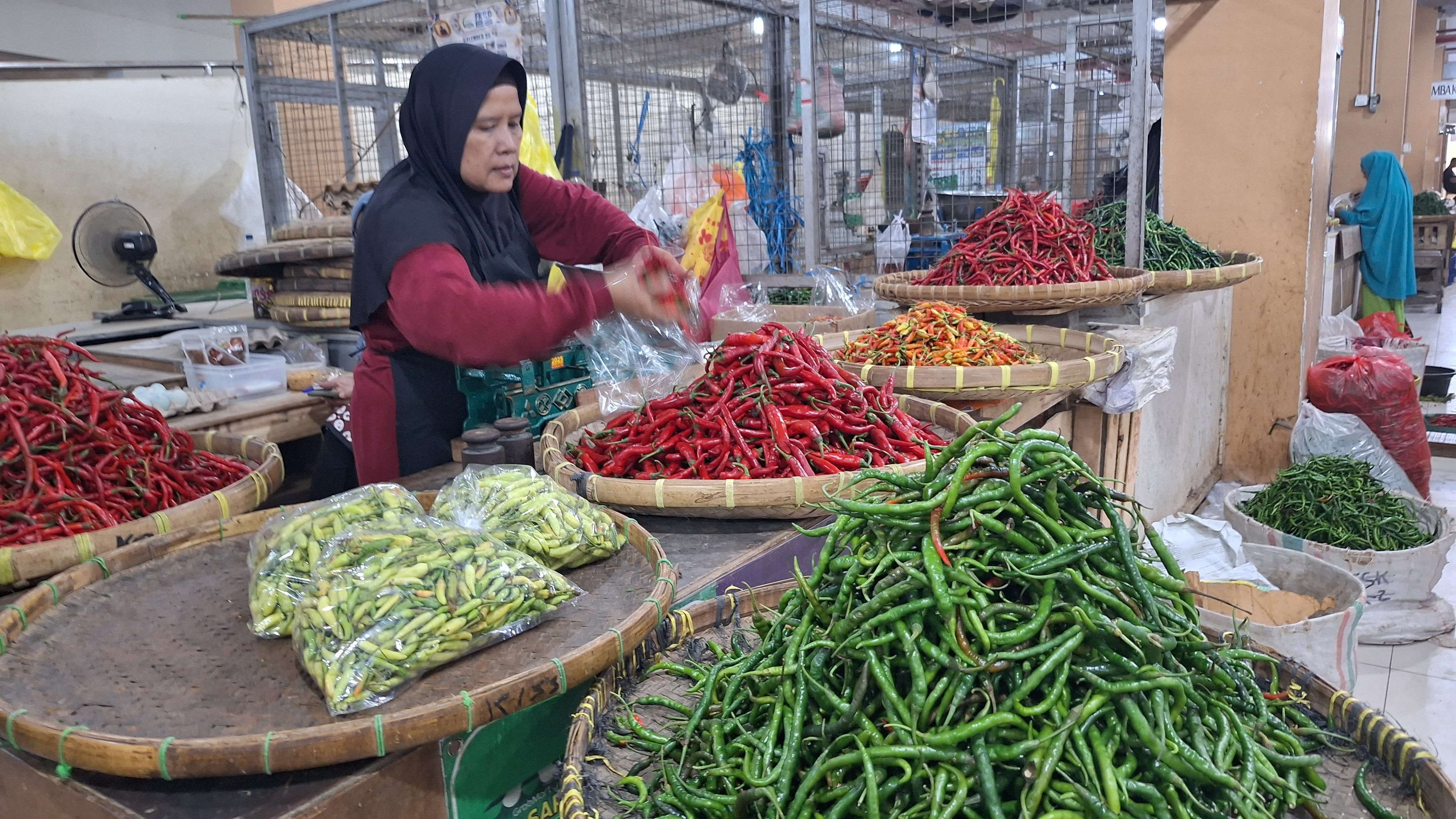 Komoditas Cabai Rawit Jelang Nataru Tembus Rp70 Ribu - RRI.co.id