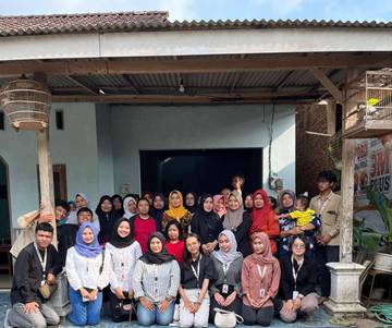 Minimalisir Berita Bohong, Mahasiswa UNISRI Sosialisasi Anti Hoax