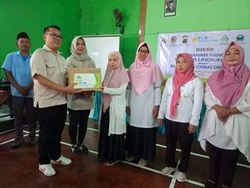 Wujudkan Ketahanan Pangan, PTSI  Latih Ibu-Ibu Tanam Cabai Mandiri