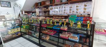 Toko Roti Prestasi Ramai Pesanan Hampers Lebaran