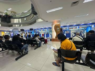 Menukar Uang Baru dalam Menyambut Lebaran