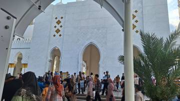 Kunjungan ke Masjid Zayed Hari Buruh Capai 17 ribu 