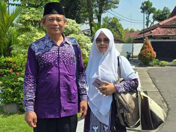 Pasutri Penjual Dawet Kendil Asal Sragen Naik Haji