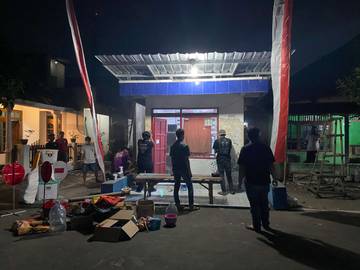 KKN UNISRI 102 dan Warga Kolaborasi Mural Edukatif