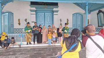 ​Usai Hadiri Gerebeg Sekaten, Ribuan  Wisatawan Kunjungi Keraton