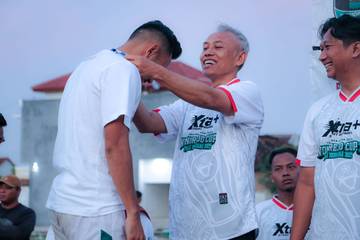 Rektor UMS Serahkan Piala Bergilir di-Final Wonorejo-Cup III