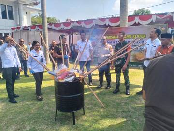 Kejari Klaten Musnahkan BB Puluhan Ribu Pil Psikotropika 