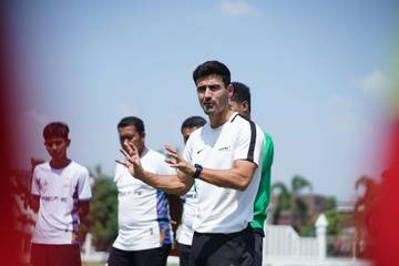 Konsultan Sepak-Bola Spanyol Berikat Pembekalan Kepada Tim-Pelatih Akademi-Persis