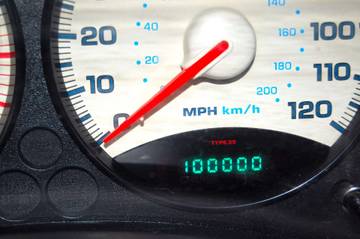 Mobil Tembus 1 Juta Km, Wajib Turun Mesin?