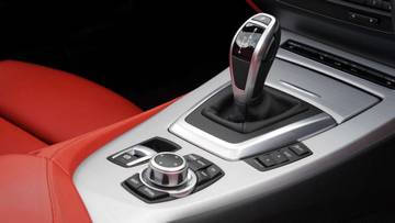 Downshifting Paddle Shift Bisa Rusak Mesin?