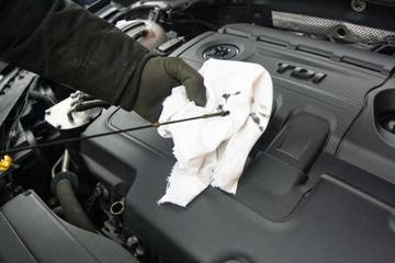 Oli Mobil Lebih Awet, Mitos atau Fakta