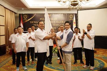 Ketum DPP Perbasi Lantik Andrian John Ketum DPD Perbasi Jateng
