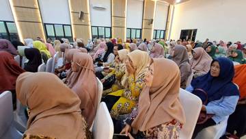 Tangis Bahagia Guru Honorer Sragen, Terima Insentif Ratusan Ribu