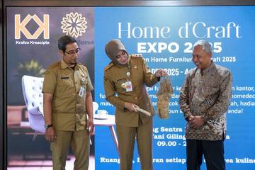 Astrid Widayani Buka Home d’Craft EXPO Sri Kayu
