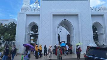  Libur-Nataru, Masjid Raya Seikh Zayed Menjadi Favorit Wisatawan 