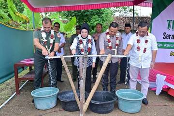 Sumur Bor Dalam Program TNI-Manunggal Air di Desa-Karangwuni 