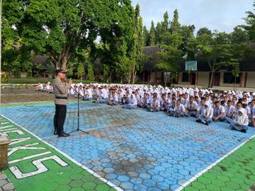 Polisi Edukasi Pelajar Lewat Program Police Go School