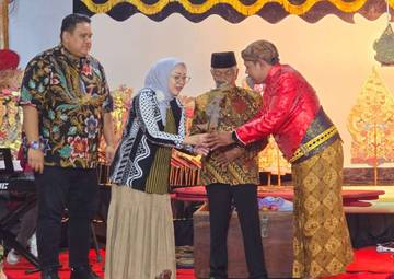Ultah Megawati, PDI-P Sragen Wayangan dengan Lakon Srikandi Mbangun Maerokoco