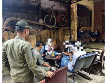 Bolos dan Nongkrong di-Cafe 16-Pelajar Terjaring Razia Satpol-PP  
