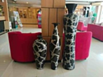 Guci Keramik, Sentuhan Elegan Mempercantik Ruangan