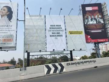 Pemkot Surakarta Tertibkan Pemasangan Papan Reklame Liar
