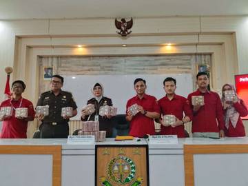 Kejari Karanganyar Setor Uang Korupsi ke Kas Negara Rp1,9M