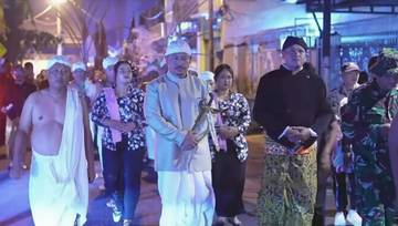 Umbul Mantram Awali Grebeg Sudiro Sambut Imlek