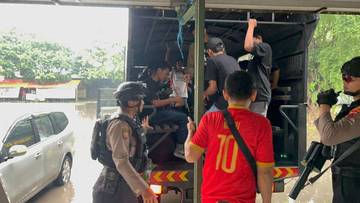 Polresta Surakarta Amankan Puluhan Suporter Bawa Miras