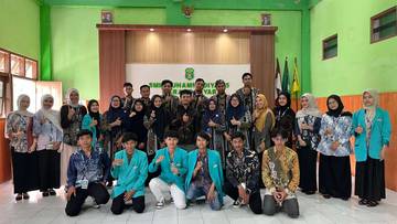 Mahasiswa KKN-UMS Gelar Pelatihan-AI dan Koding Bagi Guru 