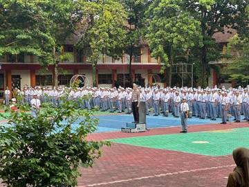 Polisi Pembina Upacara Tekankan Tertib Lalu Lintas Pelajar