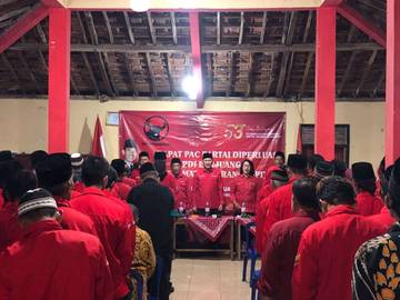 Rapat PAC PDIP Paranggupito Konsolidasi Reorganisasi Pengurus