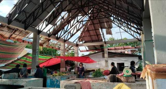 Pasar Ondong Siau Barat Memprihatinkan, Pemda Tidak Peduli