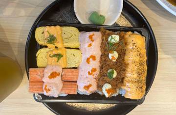 Sushi: Perpaduan Rasa dan Estetika dalam Satu Gulungan