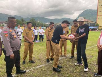 Bupati Sangihe Hadiri Pembukaan Turnamen Sepakbola Perempuan GMIST