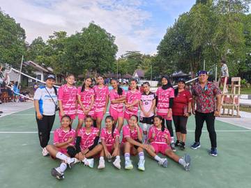 Tim Putri SMP Dua Tahuna  Berikan Kejutan Melawan SMP Tiga